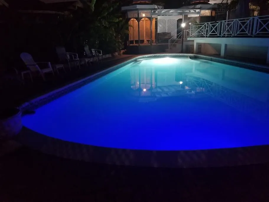 Ridgeview Suite 4 Kingston 0*,